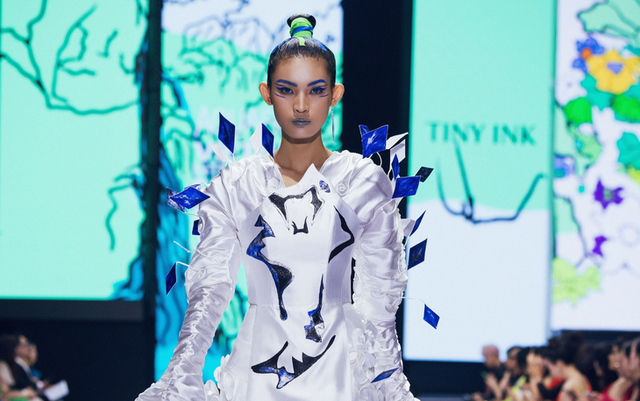Quán quân The Face Vietnam Huỳnh Tú Anh tỏa sáng tại Vietnam International Fashion Week 2023 - Ảnh 3.