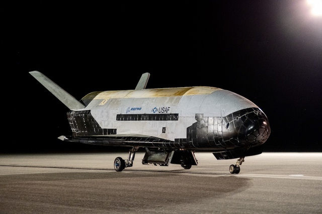 Mỹ thử phóng phi thuyền bí mật X-37B bằng tên lửa đẩy Falcon Heavy của SpaceX  - Ảnh 1.