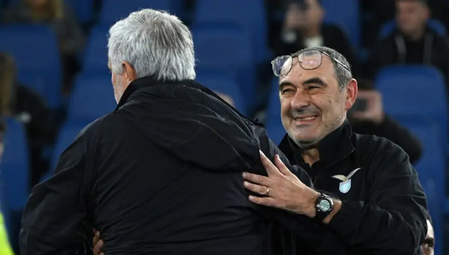 AS Roma hòa thất vọng Lazio, HLV Mourinho và HLV Sarri bất ngờ trở nên thân mật - Ảnh 1.