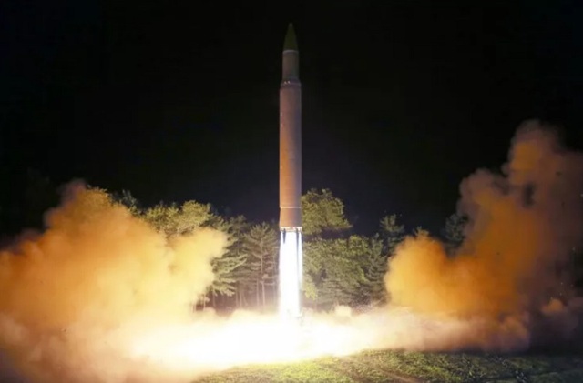 Mỹ, Hàn, Nhật sắp triển khai hệ thống chia sẻ dữ liệu về tên lửa Triều Tiên - Ảnh 1.