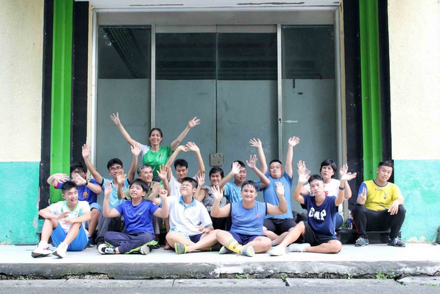 Lớp học miễn phí của lão tướng thể thao khuyết tật - Ảnh 1. Lớp học miễn phí của lão tướng thể thao khuyết tật - Ảnh 1.