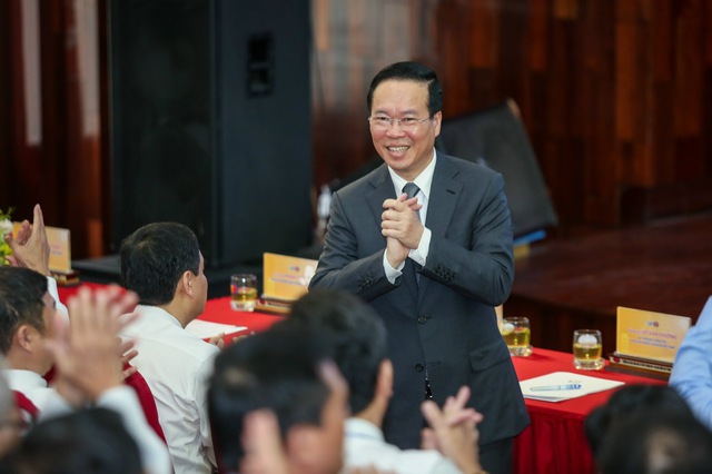 Chủ tịch nước Võ Văn Thưởng: ‘Các thầy, cô giáo chính là tấm gương sáng’ - Ảnh 2. Chủ tịch nước Võ Văn Thưởng: ‘Các thầy, cô giáo chính là tấm gương sáng’ - Ảnh 2.