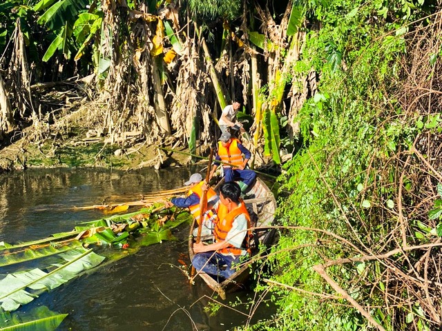 Đà Nẵng: Người dân khu dân cư Mẹ Suốt kê cao đồ đạc, thấp thỏm 'chờ lũ' - Ảnh 5.