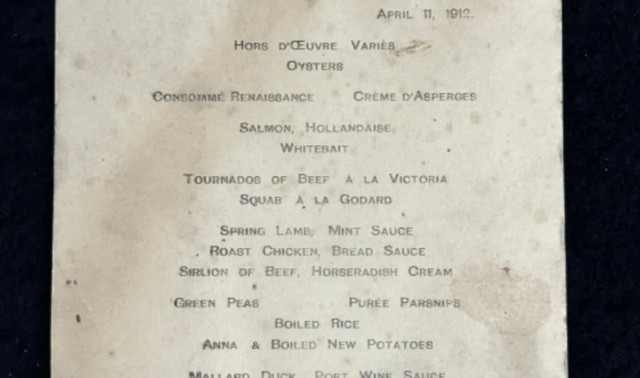 Tờ thực đơn bữa tối trên tàu Titanic bán giá 2,5 tỉ đồng - Ảnh 1.