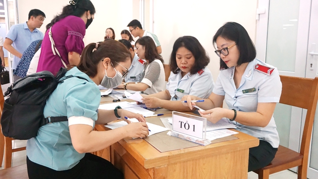 Xử phạt trên 6 tỉ đồng đối với 81 doanh nghiệp chậm đóng BHXH - Ảnh 1. Xử phạt trên 6 tỉ đồng đối với 81 doanh nghiệp chậm đóng BHXH - Ảnh 1.