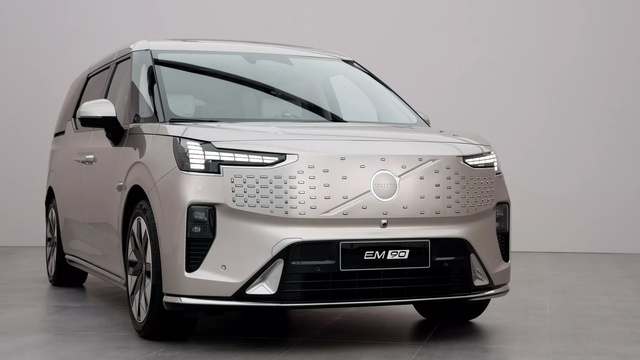 Xe điện gia đình Volvo EM90 'gốc' Trung Quốc có giá gần 2,8 tỉ đồng - Ảnh 1. Xe điện gia đình Volvo EM90 'gốc' Trung Quốc có giá gần 2,8 tỉ đồng - Ảnh 1.