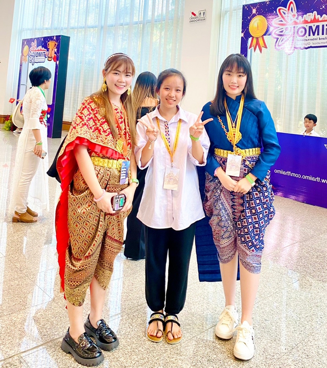 Nữ sinh dân tộc Đan Lai đầu tiên giành giải thưởng tại cuộc thi toán quốc tế - Ảnh 2.
