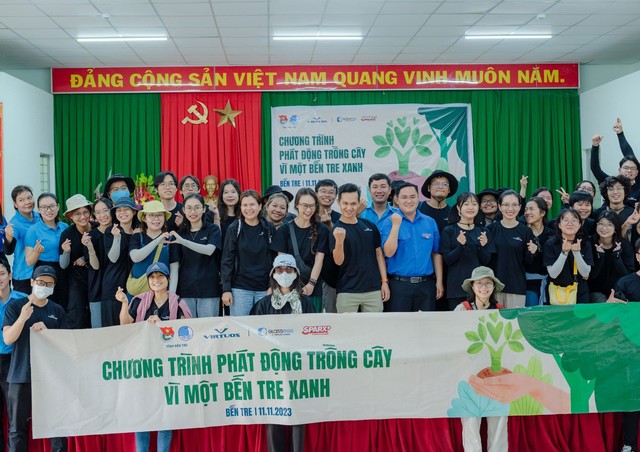 Trồng cây xanh xây dựng nông thôn Bến Tre sạch đẹp - Ảnh 1. Trồng cây xanh xây dựng nông thôn Bến Tre sạch đẹp - Ảnh 1.