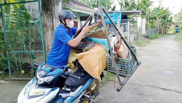 “Quỹ ve chai” hỗ trợ học sinh đến lớp - Ảnh 3.