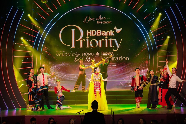 Từ HDBank Priority đến sự trở lại của huyền thoại saxophone Kenny G ở Việt Nam - Ảnh 2.