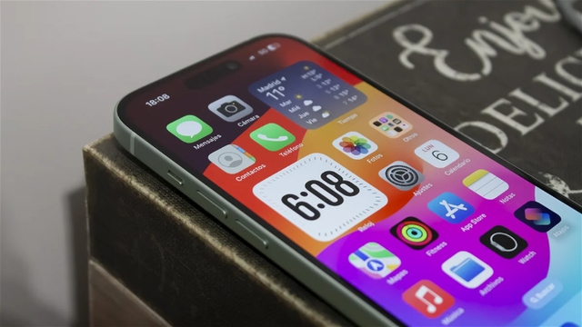 iOS 18 là bản cập nhật 'tham vọng và hấp dẫn' nhất trong nhiều năm - Ảnh 1.