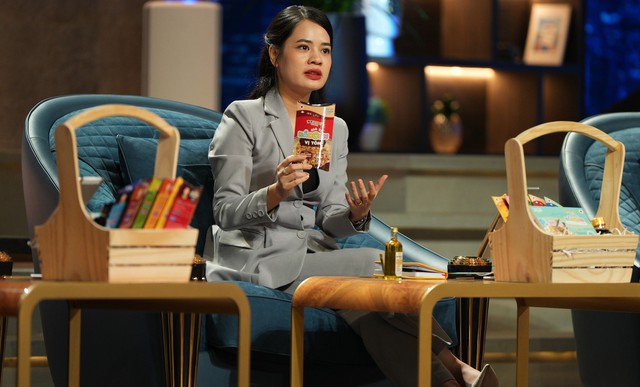 Hy hữu 'săn' được 3 shark, 'Thuyền Xưa' chính thức được cả 3 “hộ tống” ra khơi - Ảnh 3. Hy hữu 'săn' được 3 shark, 'Thuyền Xưa' chính thức được cả 3 “hộ tống” ra khơi - Ảnh 3.