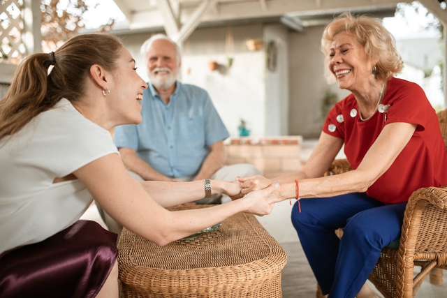 Chuyên gia: 6 việc quan trọng người từ 50 tuổi không nên bỏ qua - Ảnh 1.