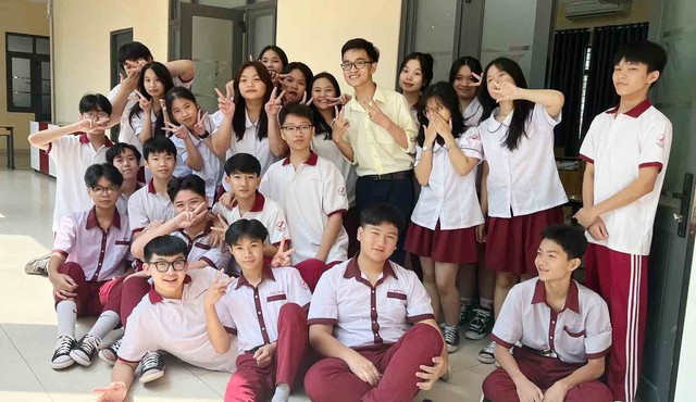 Những thầy cô giáo gen Z năng động - Ảnh 1. Những thầy cô giáo gen Z năng động - Ảnh 1.