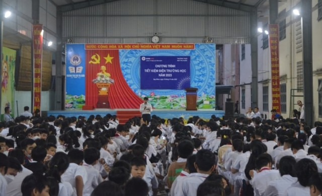 Điện lực Bình Định tuyên truyền tiết kiệm điện trường học năm 2023 - Ảnh 1.