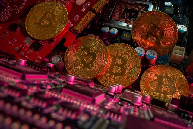 Thợ đào Bitcoin tranh thủ kiếm thêm trước 'halving' - Ảnh 1. Thợ đào Bitcoin tranh thủ kiếm thêm trước 'halving' - Ảnh 1.