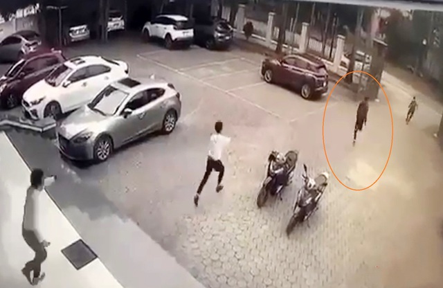 Nghệ An: Cướp ngân hàng không thành vì bị hô hoán có cướp - Ảnh 2. Nghệ An: Cướp ngân hàng không thành vì bị hô hoán có cướp - Ảnh 2.