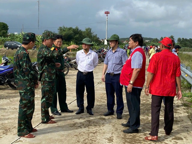 Tìm thấy thêm một thi thể học sinh đuối nước mất tích - Ảnh 1.