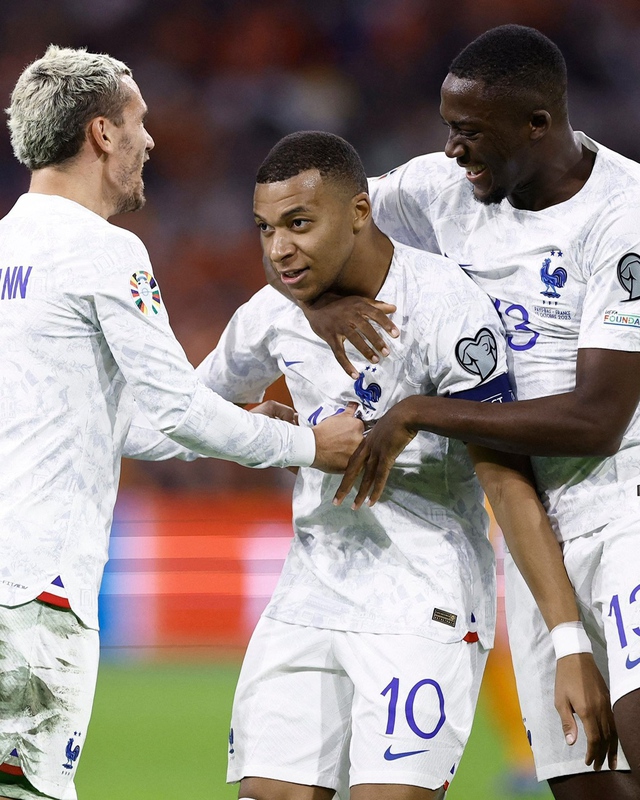 Lạ lùng vòng loại EURO 2024 - Ảnh 1. Lạ lùng vòng loại EURO 2024 - Ảnh 1.