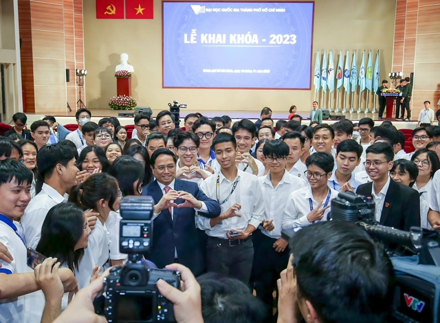 Thủ tướng giải đáp những băn khoăn của sinh viên - Ảnh 1.