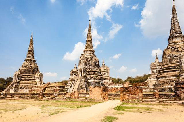 Bước vào quá khứ tại cố đô Ayutthaya: Khám phá di sản văn hóa của Thái Lan - Ảnh 2.