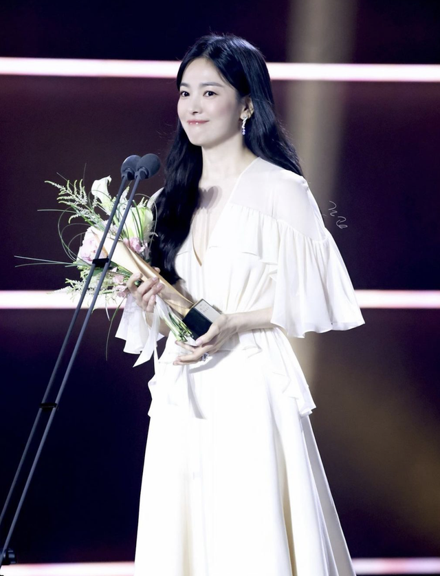 Han Hyo Joo với 'Moving' vượt mặt Song Hye Kyo cùng 'The Glory' tại Oscar Hàn Quốc - Ảnh 2.