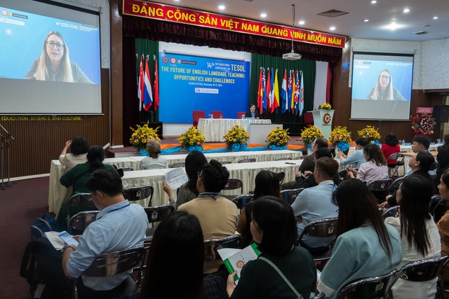 Bỏ thi bắt buộc môn ngoại ngữ là tín hiệu để học thực chất, theo chuyên gia - Ảnh 2. Bỏ thi bắt buộc môn ngoại ngữ là tín hiệu để học thực chất, theo chuyên gia - Ảnh 2.