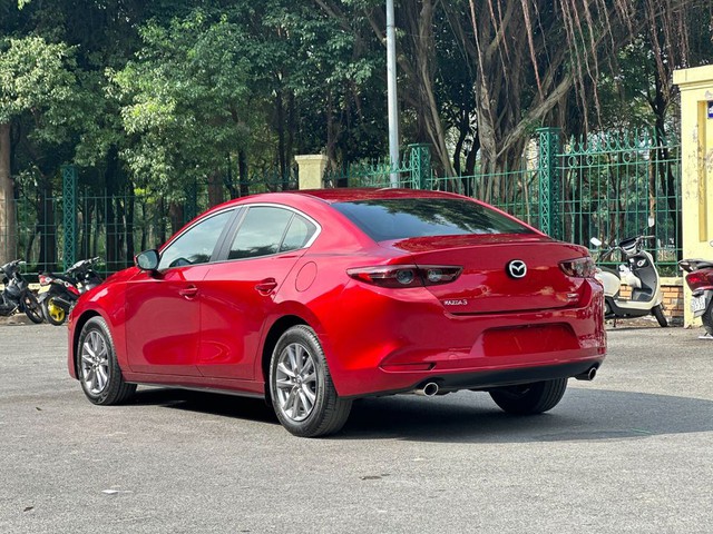 Mazda3 cũ giá rẻ không ngờ, 500 triệu đã có xe đời mới - Ảnh 2.