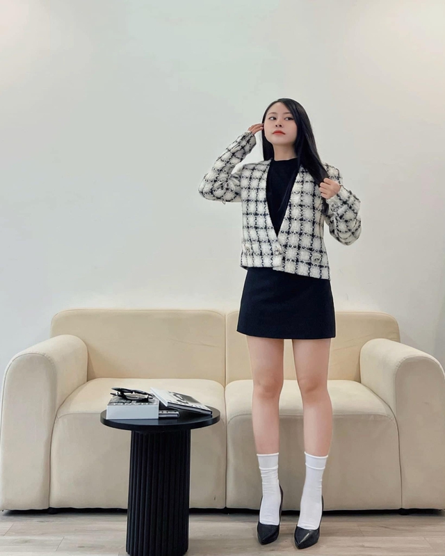 Á hậu Trang Ngân đi đường vòng để đến với thời trang - Ảnh 5. Á hậu Trang Ngân đi đường vòng để đến với thời trang - Ảnh 5.