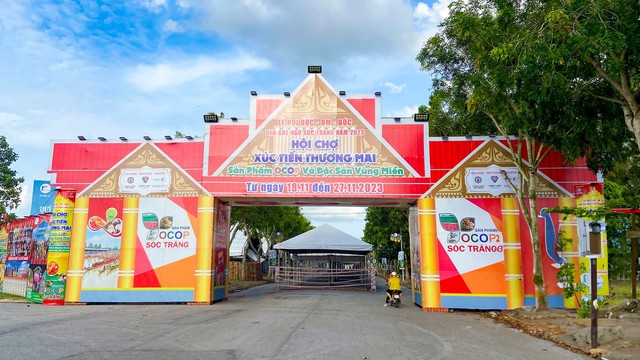 Mekong Centre đang sẵn sàng cho các hoạt động lễ hội lớn nhất trong năm của tỉnh Sóc Trăng và vùng lân cận khu vực ĐBSCL Mekong Centre đang sẵn sàng cho các hoạt động lễ hội lớn nhất trong năm của tỉnh Sóc Trăng và vùng lân cận khu vực ĐBSCL