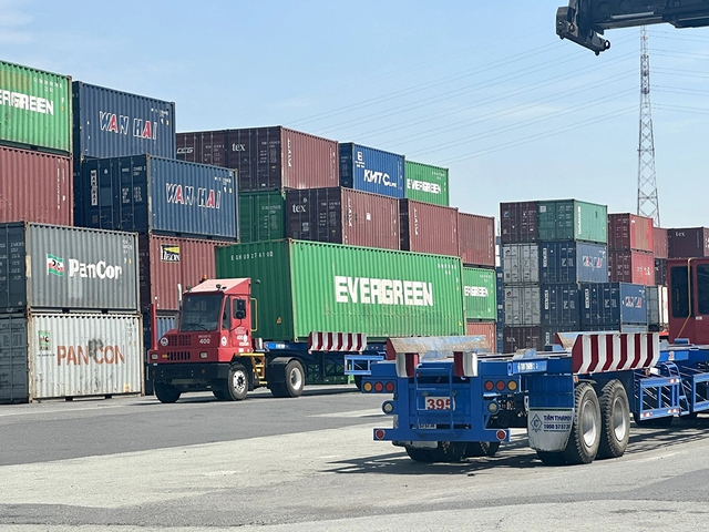 TP.HCM dẫu đầu bảng xếp hạng chỉ số cạnh tranh logistics - Ảnh 1. TP.HCM dẫu đầu bảng xếp hạng chỉ số cạnh tranh logistics - Ảnh 1.
