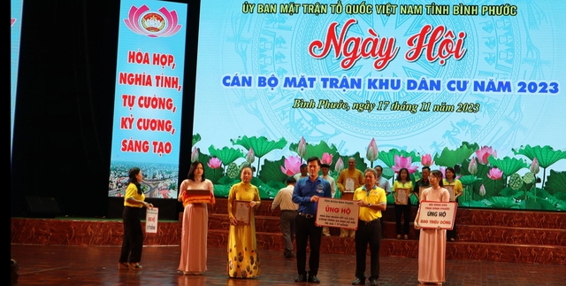 Hơn 90 tỉ ủng hộ Quỹ vì người nghèo tỉnh Bình Phước - Ảnh 4.