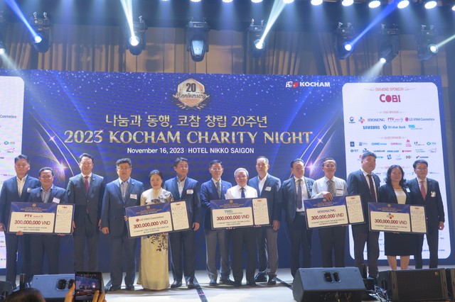 Đêm từ thiện Kocham ủng hộ hơn 12 tỉ cho hoạt động thiện nguyện tại Việt Nam - Ảnh 1.