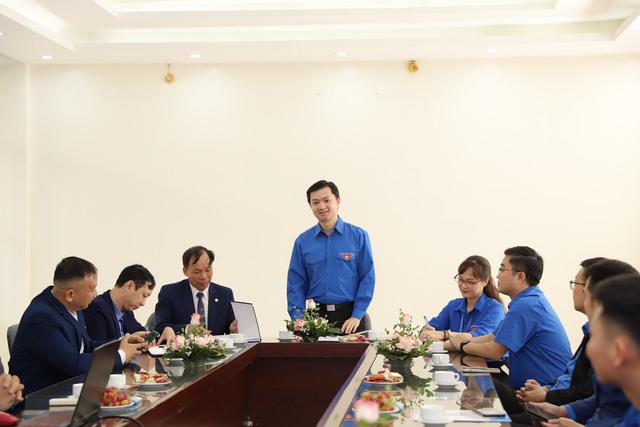 Bí thư T.Ư Đoàn Nguyễn Minh Triết thăm nhà giáo là chuyên gia tay nghề thế giới - Ảnh 1. Bí thư T.Ư Đoàn Nguyễn Minh Triết thăm nhà giáo là chuyên gia tay nghề thế giới - Ảnh 1.