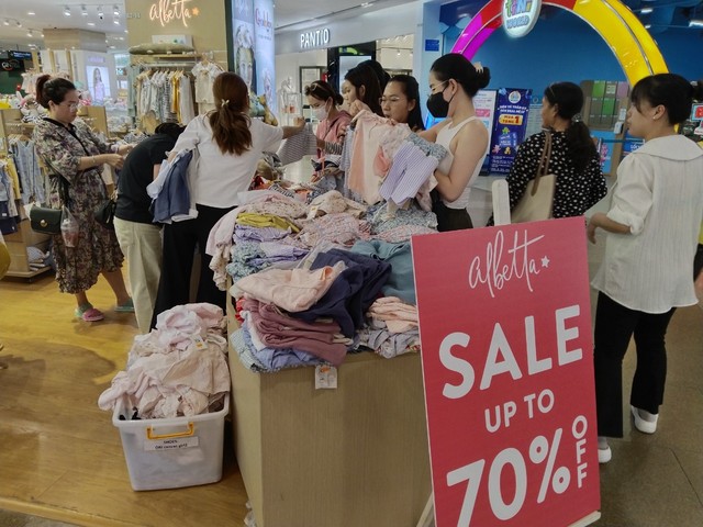 Black Friday 2023: Nhiều cửa hàng đưa ra hàng loạt chương trình “sale khủng” - Ảnh 5.