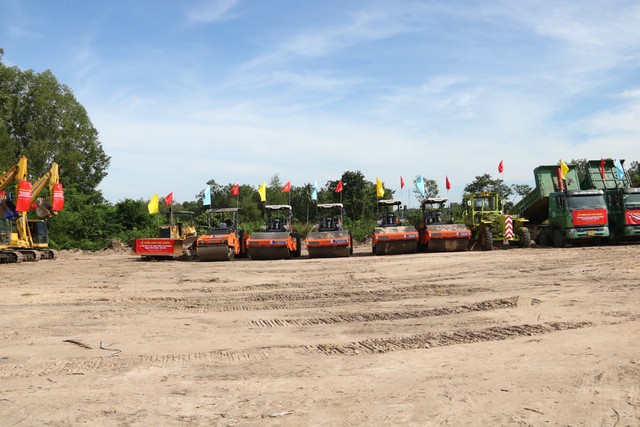 Tái triển khai thi công đường Hồ Chí Minh đoạn Chơn Thành - Đức Hòa - Ảnh 2. Tái triển khai thi công đường Hồ Chí Minh đoạn Chơn Thành - Đức Hòa - Ảnh 2.