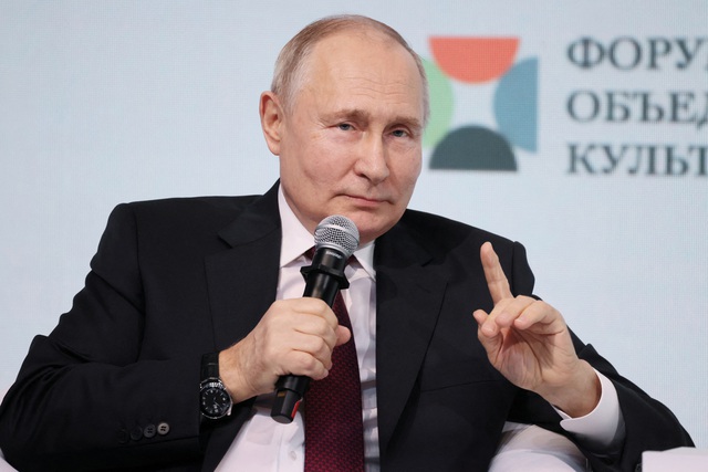 Tổng thống Putin phát biểu ‘điều bất ngờ’ về LGBTQ - Ảnh 1.