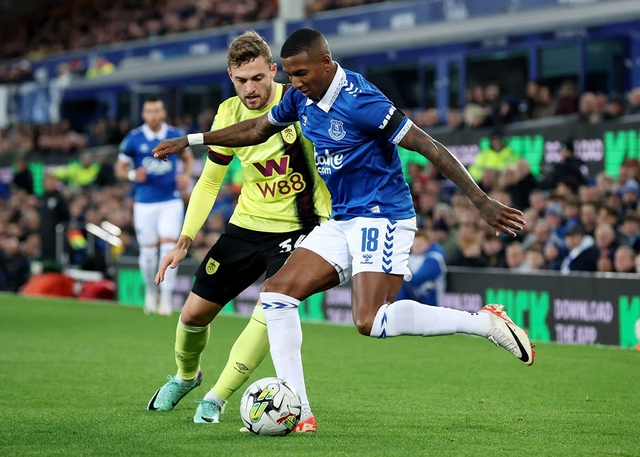 Trừ điểm Everton, rồi sao nữa? - Ảnh 1. Trừ điểm Everton, rồi sao nữa? - Ảnh 1.