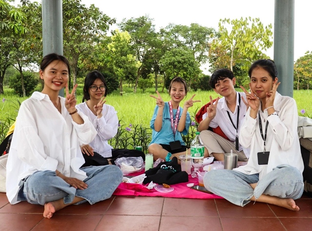 Nơi xanh mát thu hút người trẻ đến thư giãn, chụp hình - Ảnh 7. Nơi xanh mát thu hút người trẻ đến thư giãn, chụp hình - Ảnh 7.