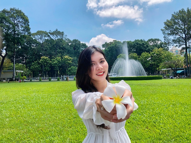 Những hoa khôi sư phạm tài năng và xinh đẹp - Ảnh 5. Những hoa khôi sư phạm tài năng và xinh đẹp - Ảnh 5.