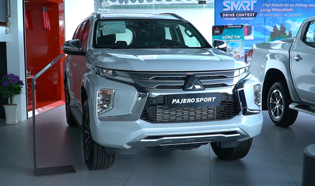 SUV 7 chỗ: Kịch bản cũ, Ford Everest vẫn 'một mình một chợ' - Ảnh 2. SUV 7 chỗ: Kịch bản cũ, Ford Everest vẫn 'một mình một chợ' - Ảnh 2.