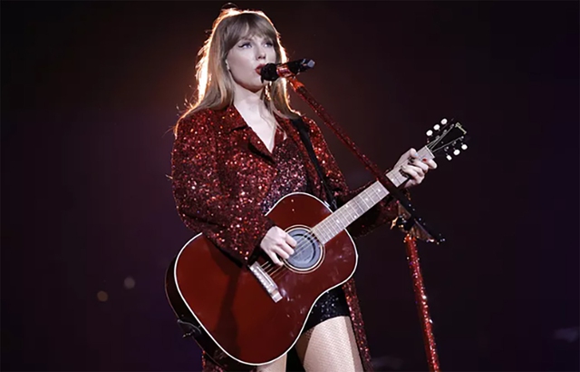 Taylor Swift hoãn buổi diễn do nhiệt độ tăng cao khiến fan qua đời - Ảnh 1. Taylor Swift hoãn buổi diễn do nhiệt độ tăng cao khiến fan qua đời - Ảnh 1.