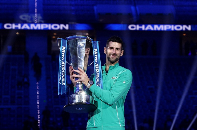 Đăng quang ATP Finals, Djokovic tiếp tục lập kỷ lục ở tuổi 36 - Ảnh 4. Đăng quang ATP Finals, Djokovic tiếp tục lập kỷ lục ở tuổi 36 - Ảnh 4.