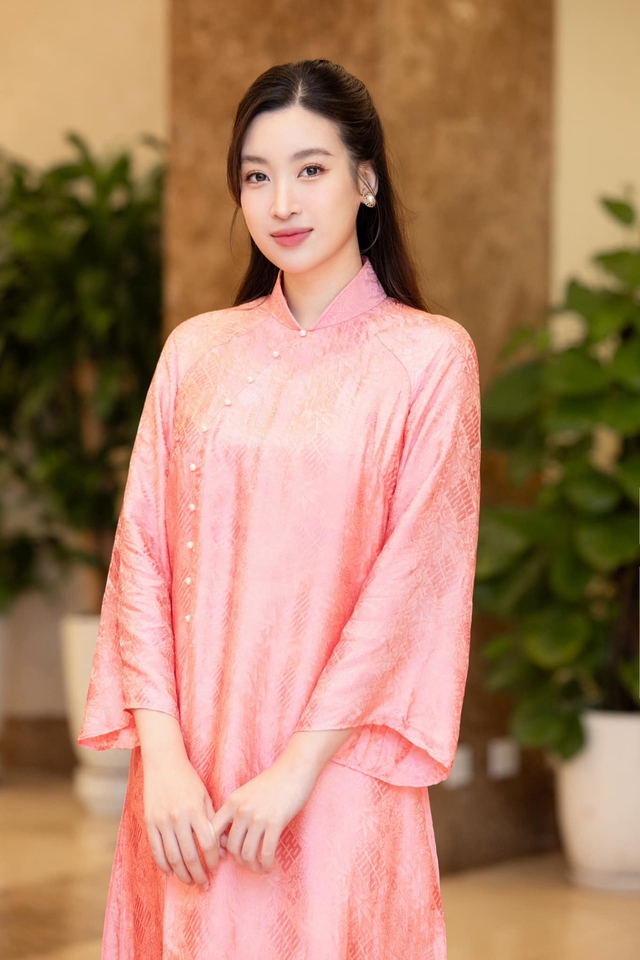 Điểm chung cho xu hướng áo dài năm nay, được sao Việt diện ăn cưới, đi chơi - Ảnh 5. Điểm chung cho xu hướng áo dài năm nay, được sao Việt diện ăn cưới, đi chơi - Ảnh 5.