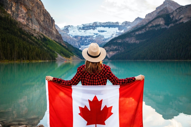 Từ tháng 12, Canada 'siết' quy định liên quan đến du học sinh - Ảnh 2. Từ tháng 12, Canada 'siết' quy định liên quan đến du học sinh - Ảnh 2.
