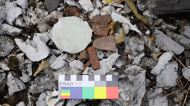 Mảnh gốm Đông Sơn, gốm Lịch sử tại Dốc núi tù thuộc quần thể Danh thắng Tam Chúc