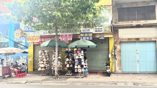 Phố thời trang Nguyễn Trãi TP.HCM: chi chít mặt bằng cho thuê, rao bán - Ảnh 6. Phố thời trang Nguyễn Trãi TP.HCM: chi chít mặt bằng cho thuê, rao bán - Ảnh 6.