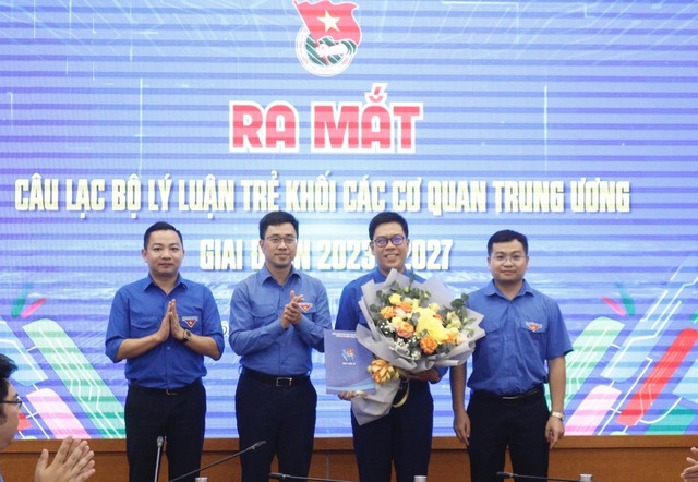 Ra mắt Câu lạc bộ Lý luận trẻ Khối các cơ quan T.Ư - Ảnh 1. Ra mắt Câu lạc bộ Lý luận trẻ Khối các cơ quan T.Ư - Ảnh 1.