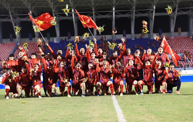 Đội tuyển nữ VN xuất sắc giành HCV SEA Games 31  với công lao to lớn của HLV Mai Đức ChungẢNH: MINH TÚ