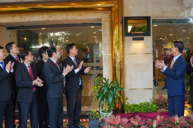 Khách sạn Oscar Sài Gòn được công nhận đạt tiêu chuẩn 4 sao - Ảnh 2.